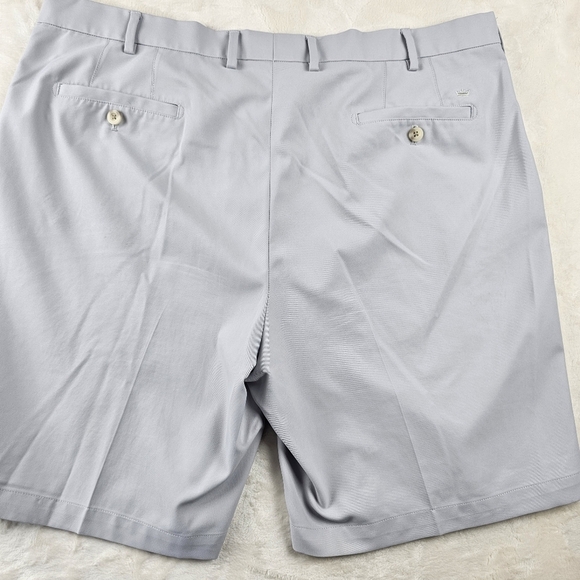 Peter Millar shorts golf wicking great size 40 performance flaw see pic 2. Offer - Picture 5 of 8